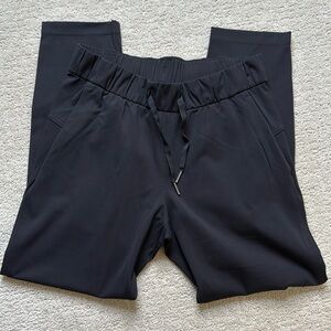 Lululemon On The Fly 7/8 Pant - Size 6 - 27" (black)